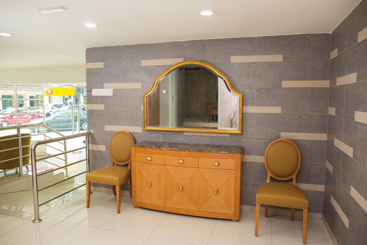 Akar Hotel Jalan TAR Kuala Lumpur Bagian luar foto